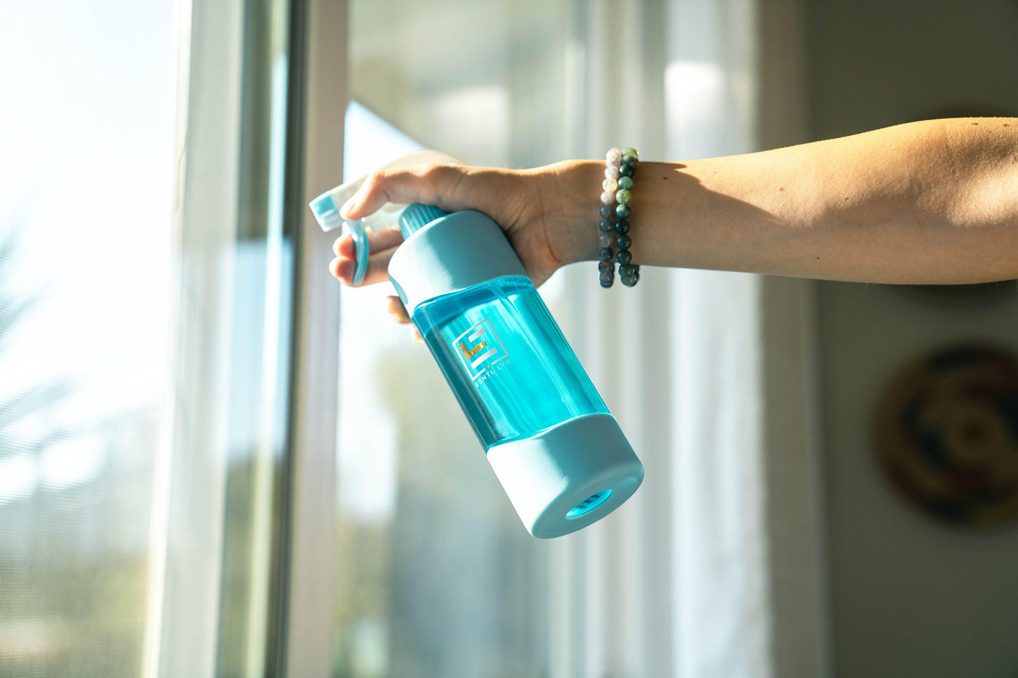 ESNTL LVG Sustainable Cleaning Glass Cleaner