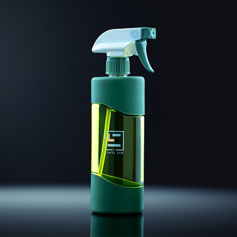 esntl lvg green reusable glass spray bottle